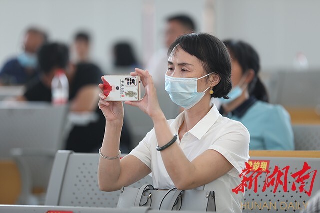 线下讲座，线上一对一服务！会同将高考志愿填报咨询服务公益化