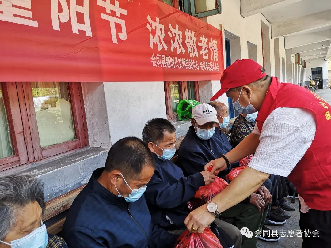 爱心之旅走进宝田敬老院 让他们感受到志愿者们的朝气和社会的温暖
