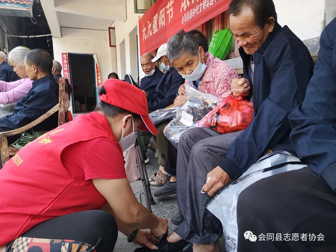 爱心之旅走进宝田敬老院 让他们感受到志愿者们的朝气和社会的温暖