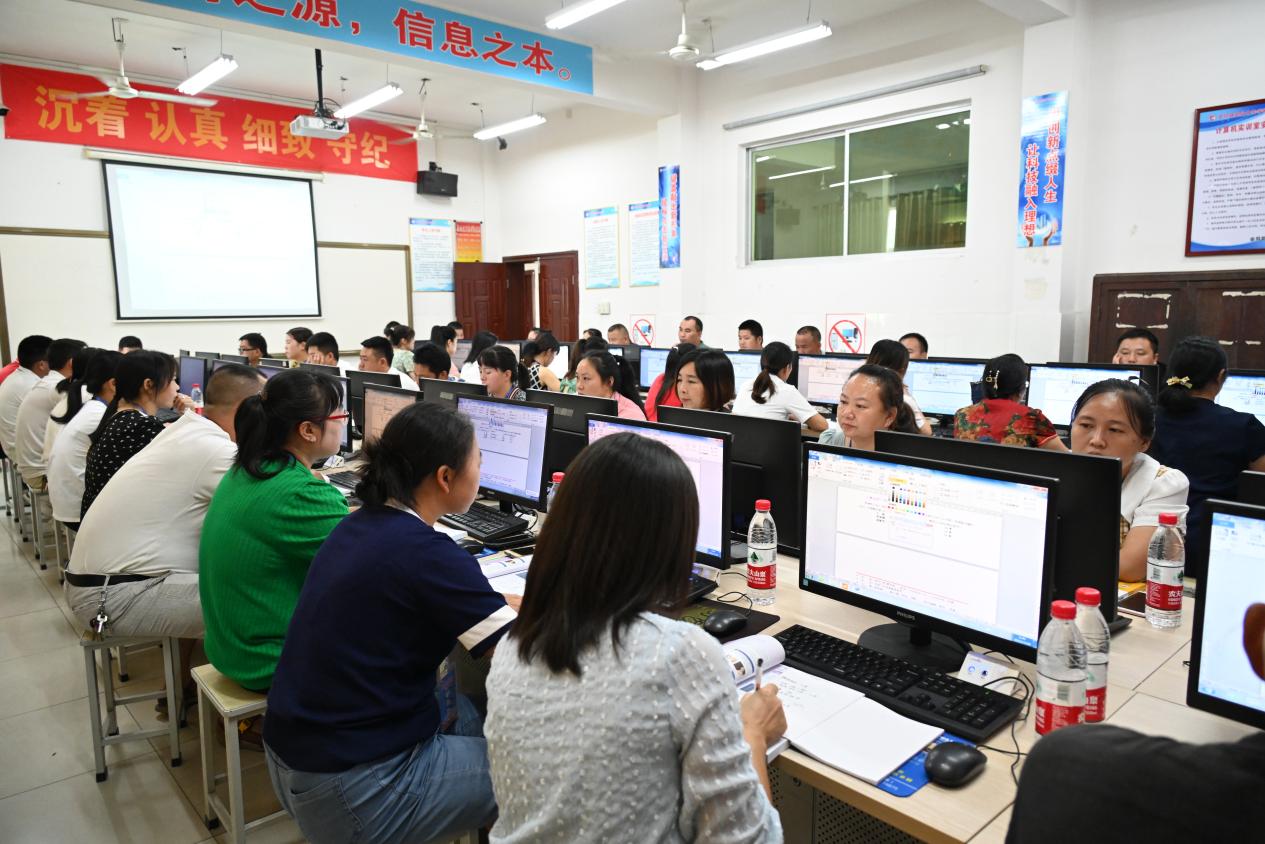 “小班制”示范培训 为基层干部精准“滴灌”