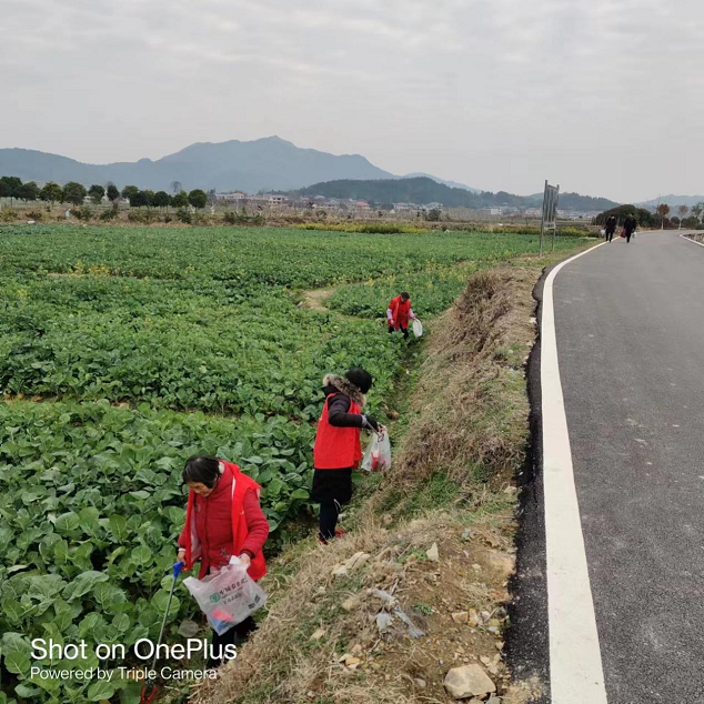 黄旗村丨人居环境整治活动正在进行中...